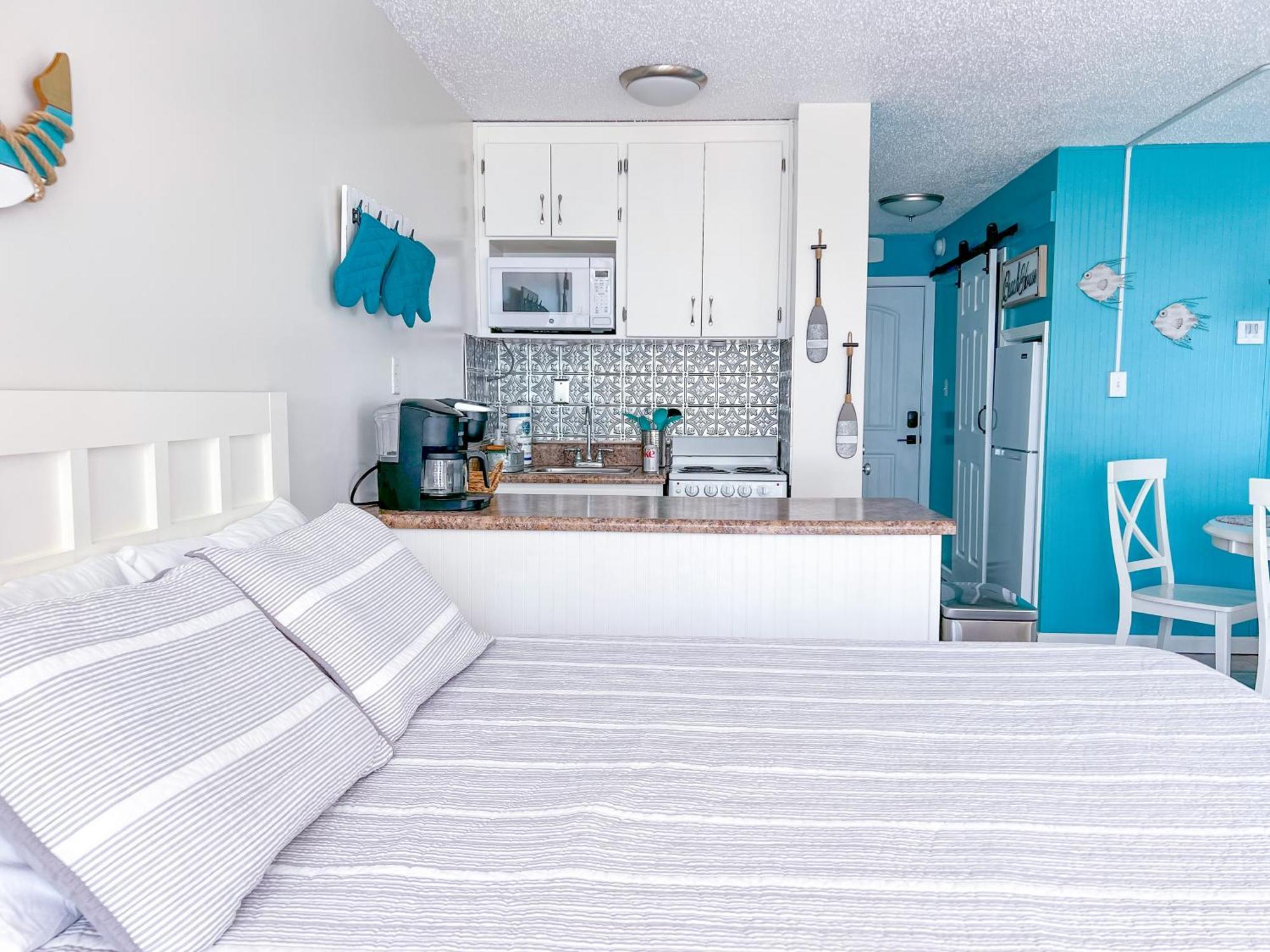 Apartment Beachfront - Perfect Location - Free Chairs *